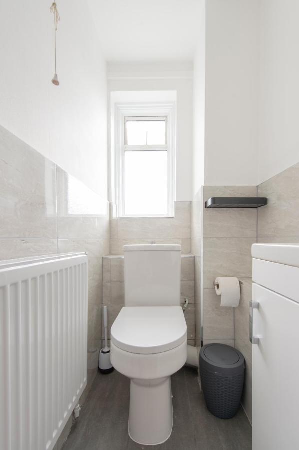 Modern Luxury By Mile End Apartament